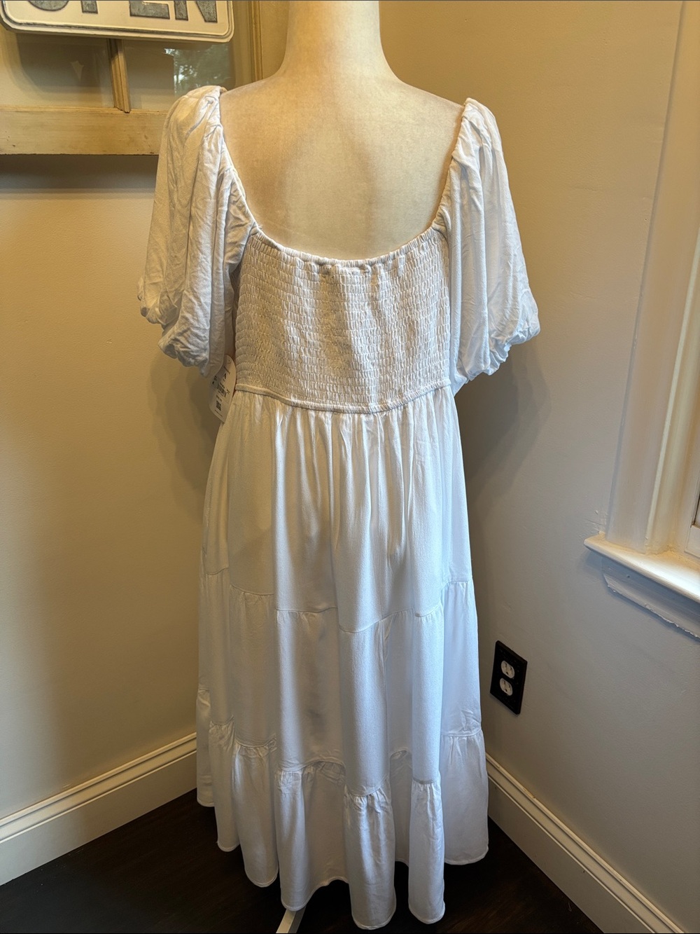 Arula Tiered Puff Sleeve Midi Dress White NWT - Picture 6 of 9